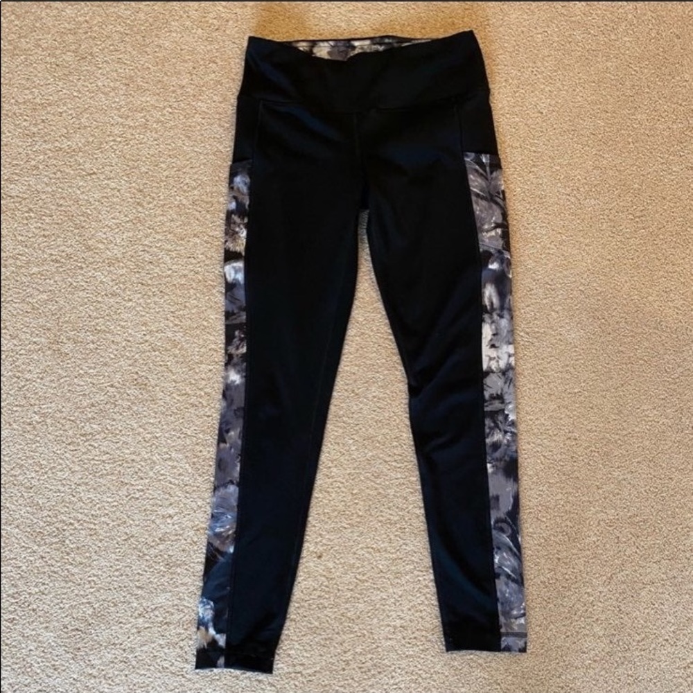 Black floral athletic leggings